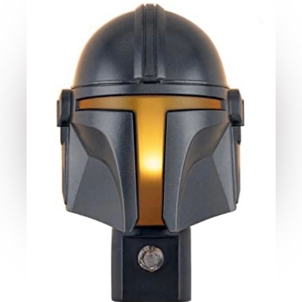 Star Wars The Mandalorian Helmet LED Plug-In Night Light New